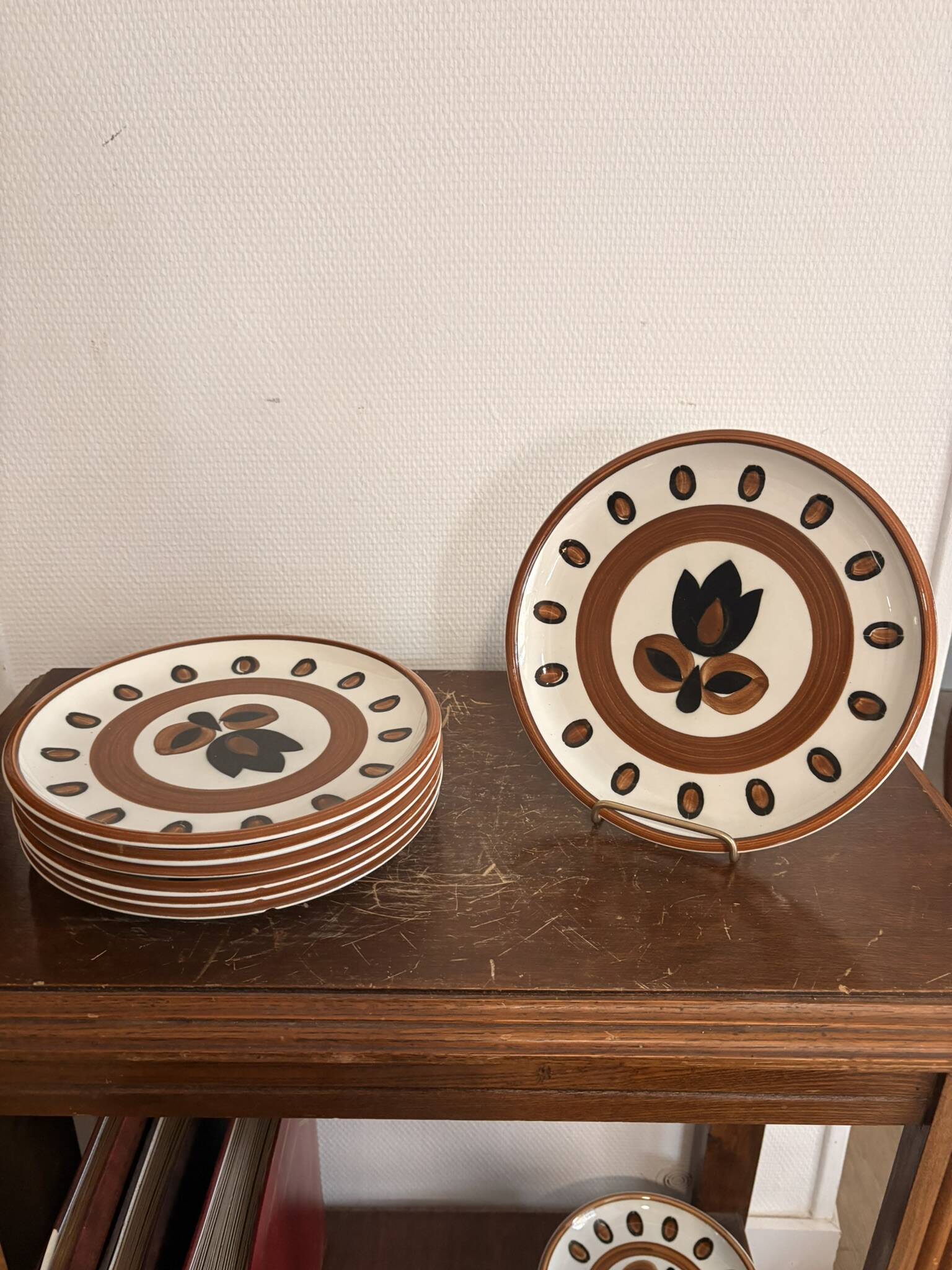 Lot 7 Flat Plates Boch Louvière Kimono Tulip Brown Flowers Vintage