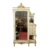 Armoire Vénitienne style Louis XV baroque estampillée en bois laqué et doré