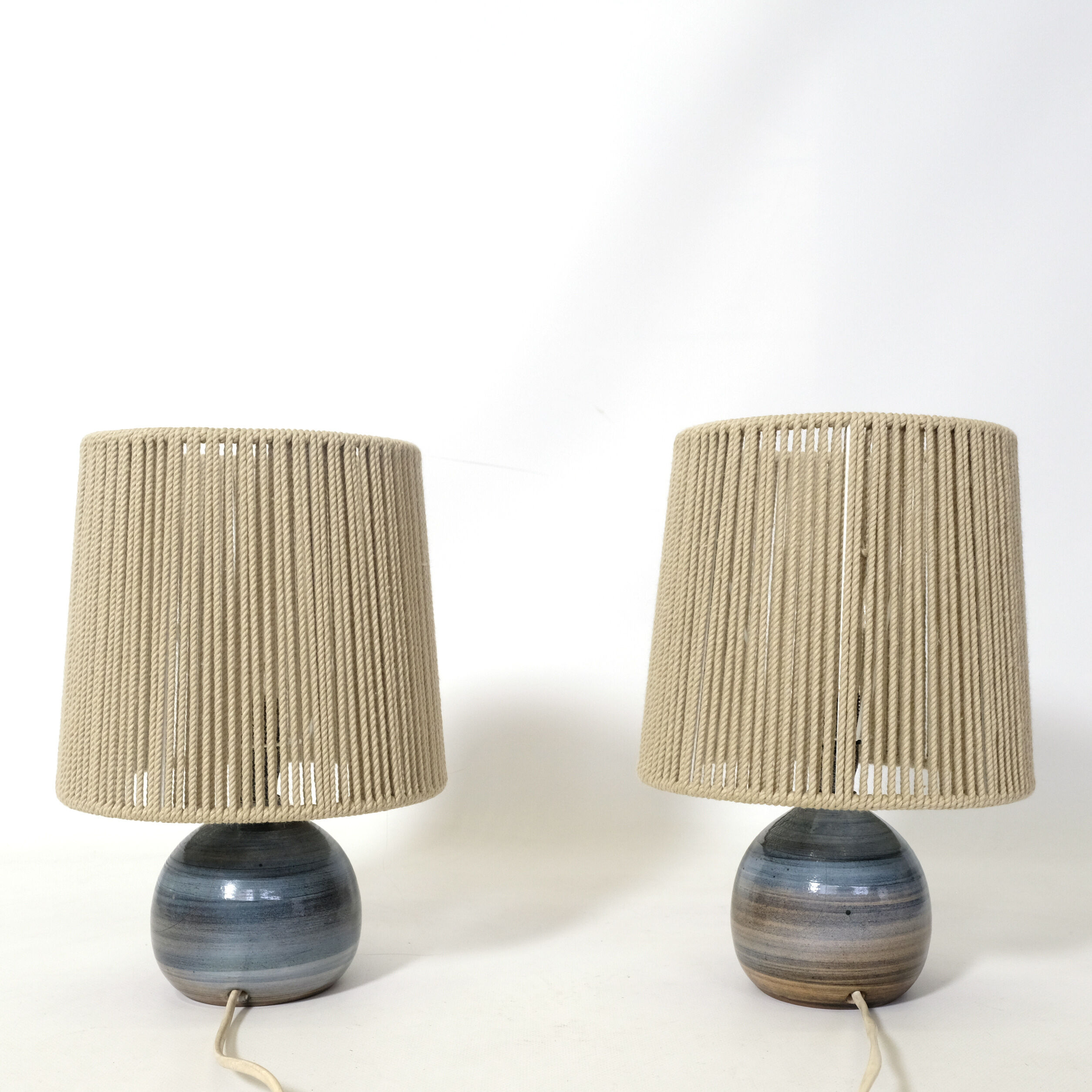 Pair of bedside lamps, rope blinds