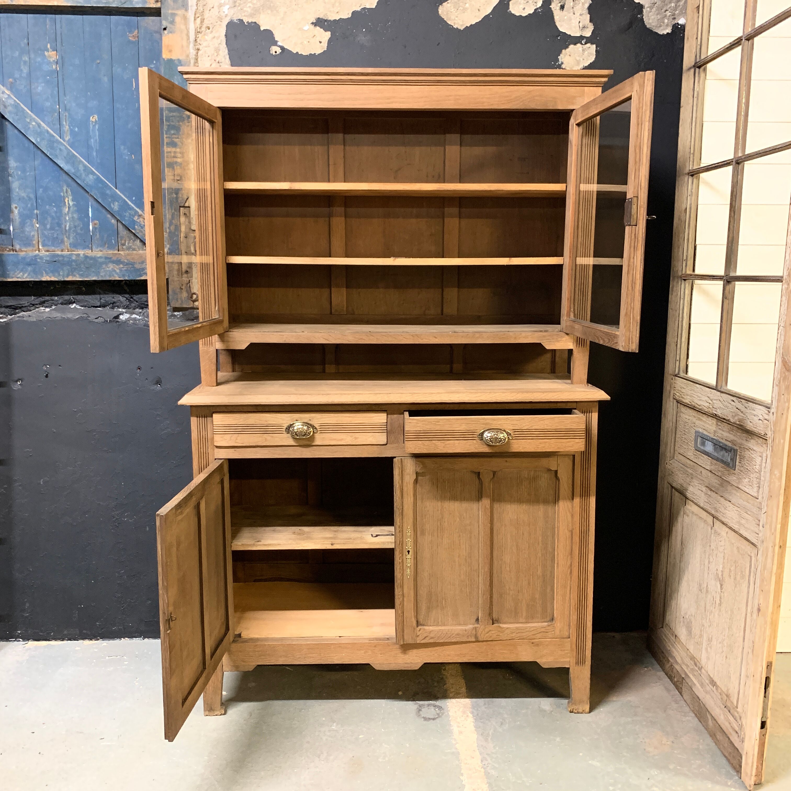 Former 1950 oak croess