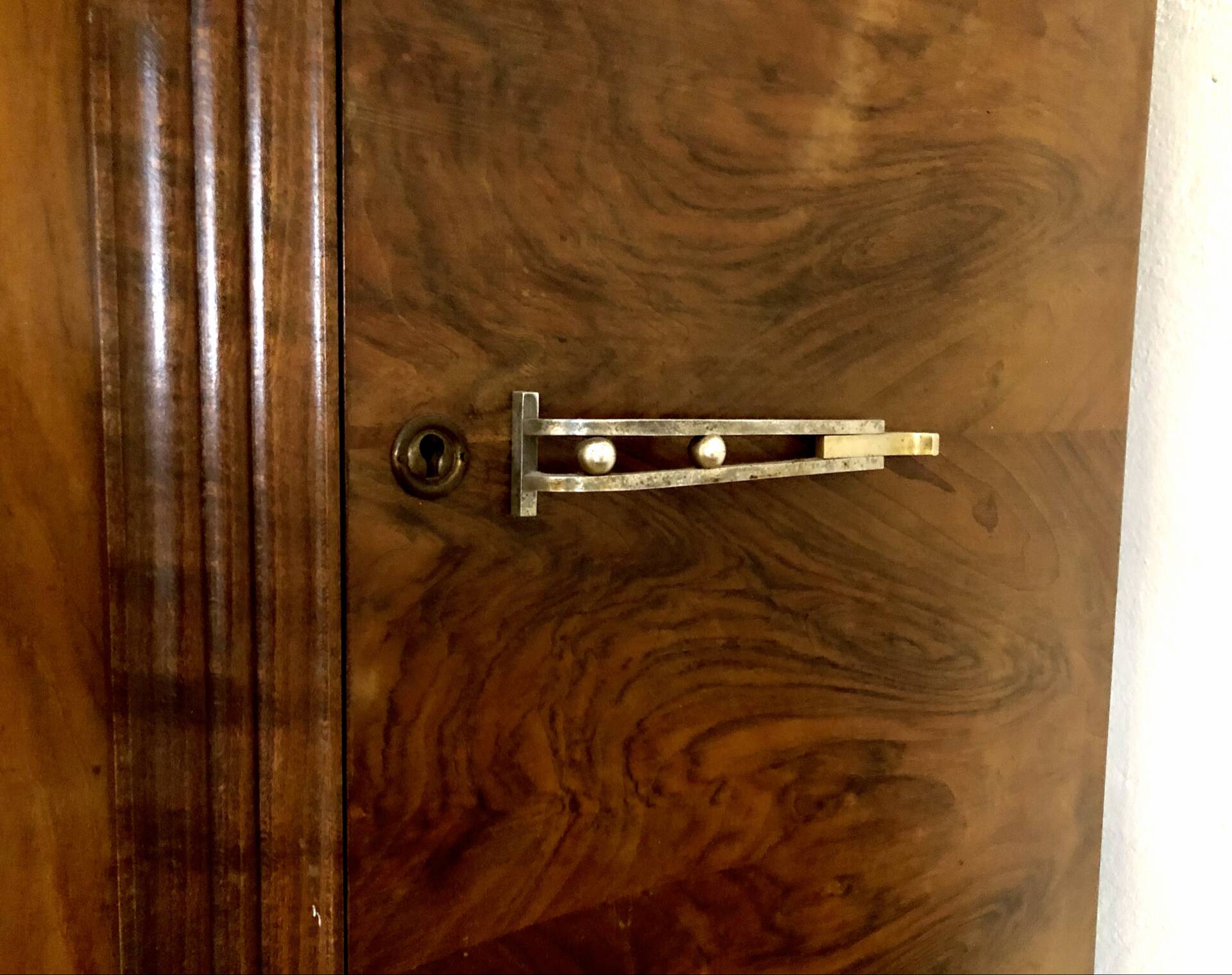 Superb buffet / very Art Deco from the 50s-60s in solid wood (veneer)