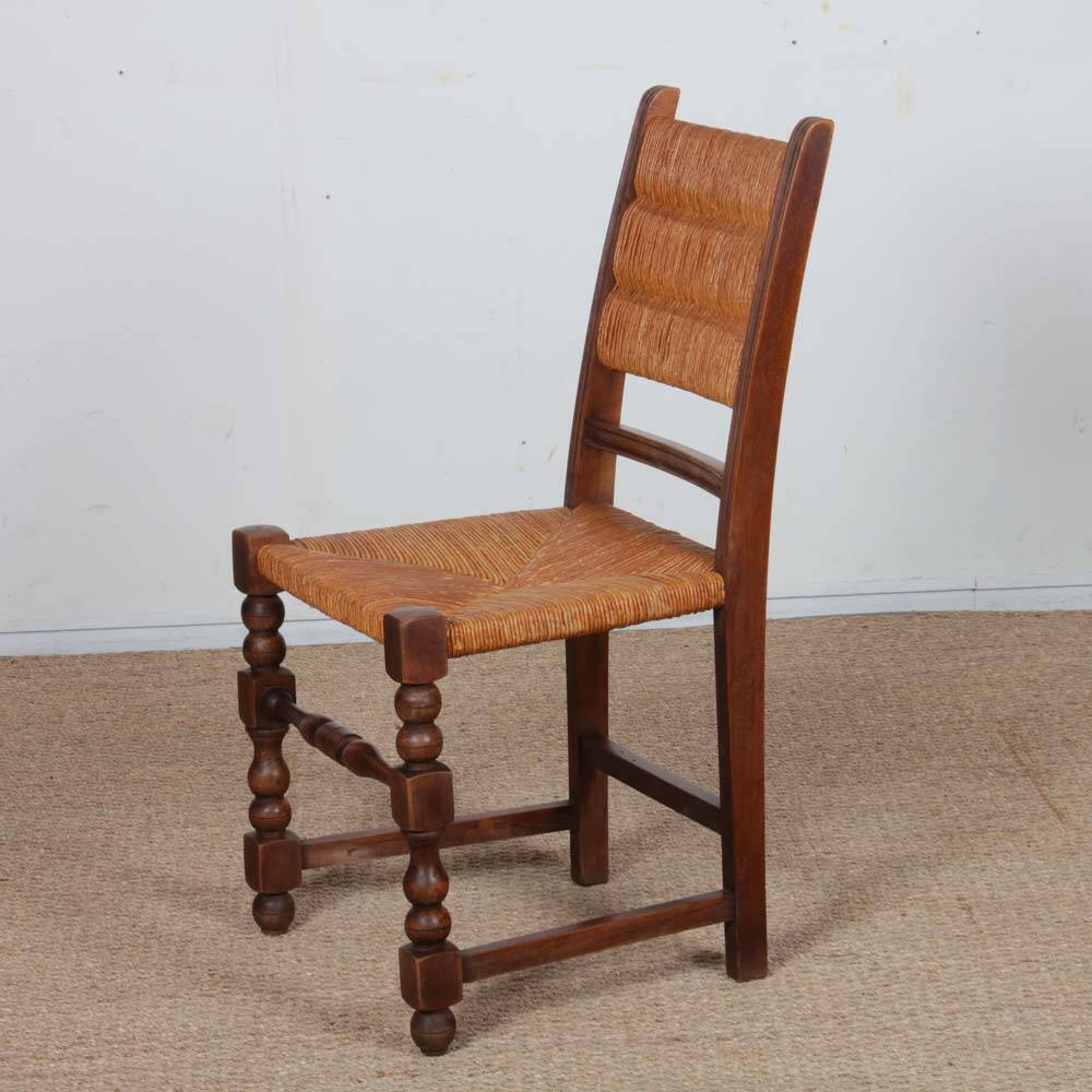 Ensemble de 8 chaises paillées en bois massif, 1940