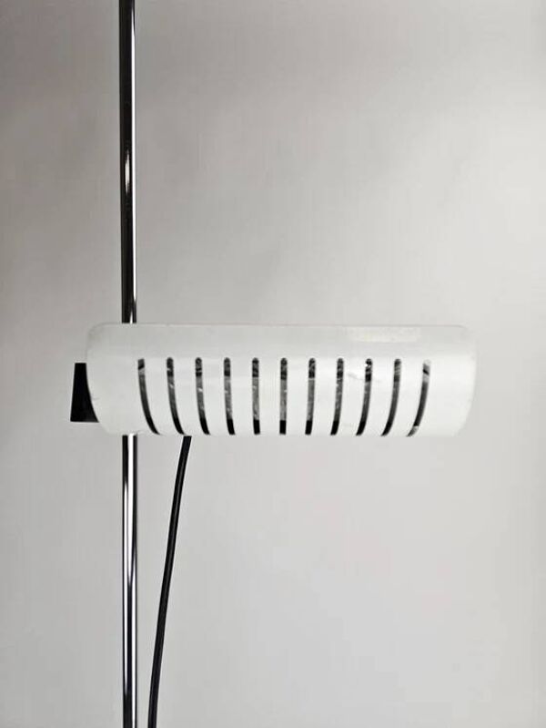 Lampadaire blanc modèle 626 par Joe Colombo pour Oluce