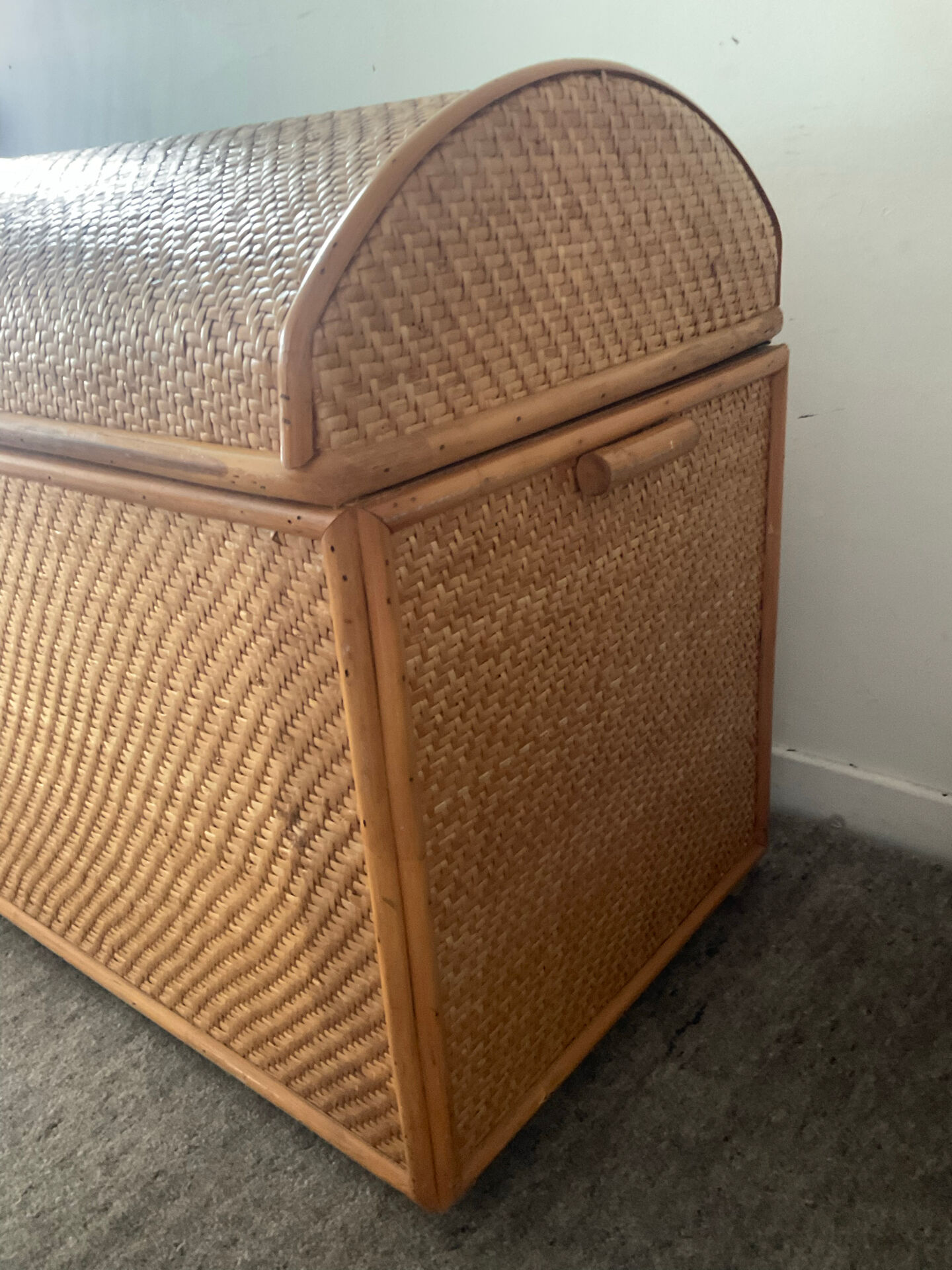 Rattan and wood trunk/box from the 70s-80s.