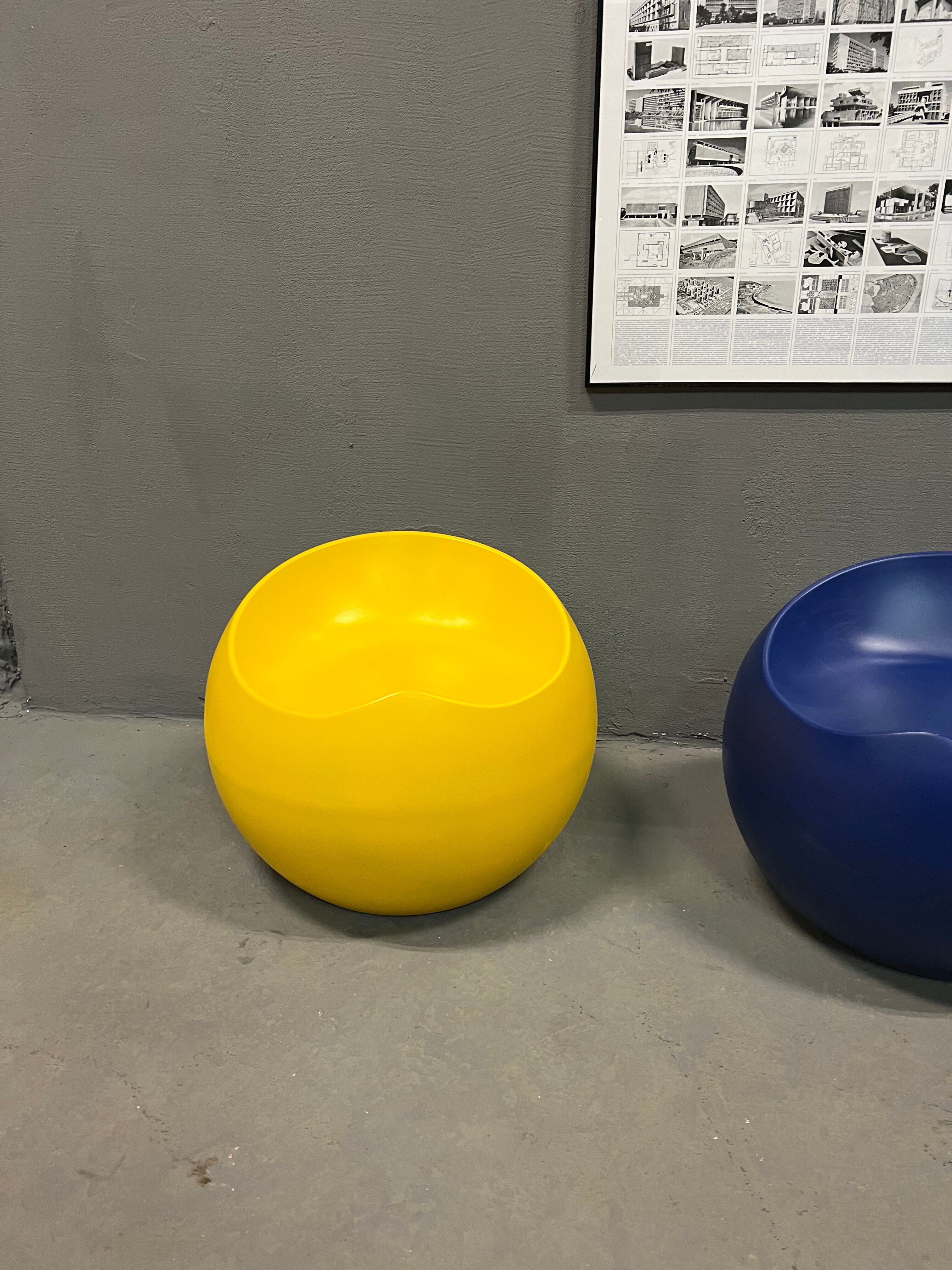 Ball chairs Yellow & blue