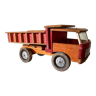 Camion en bois à benne basculante de la célèbre marque française dejou