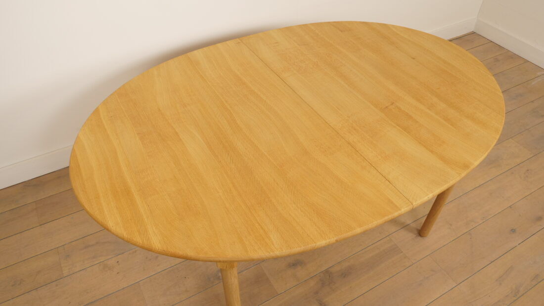 Vintage Oval Dining Table | Oak | Extendable | 3 Extension Leaves