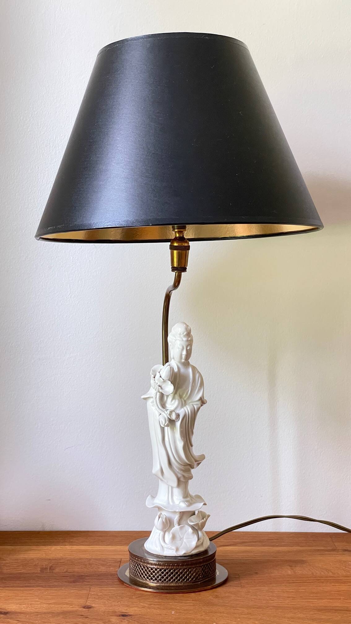 Early 20th Century Chinese Porcelain Lamp