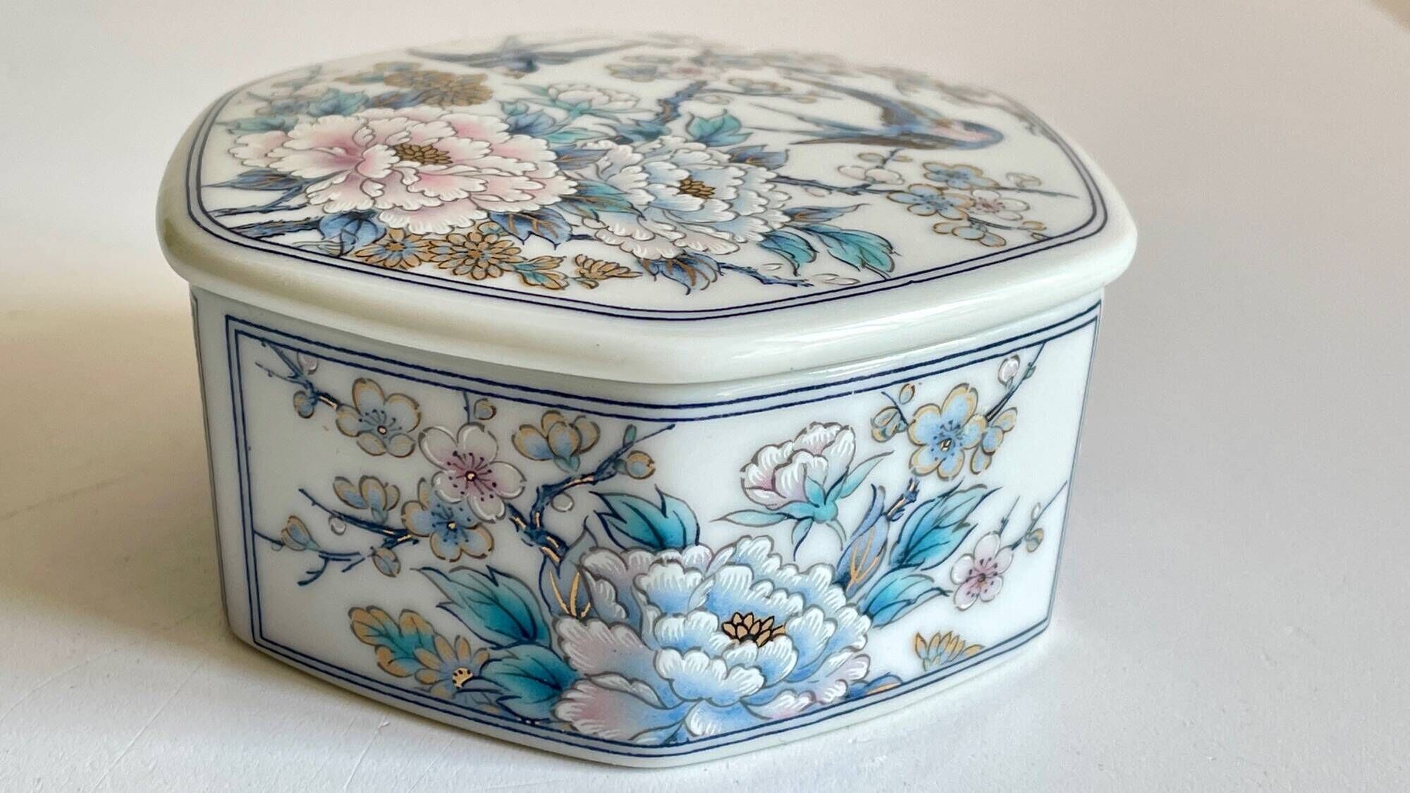 Ashtray porcelain japan