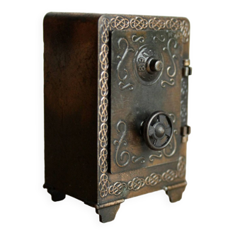 Old small vintage metal pencil sharpener