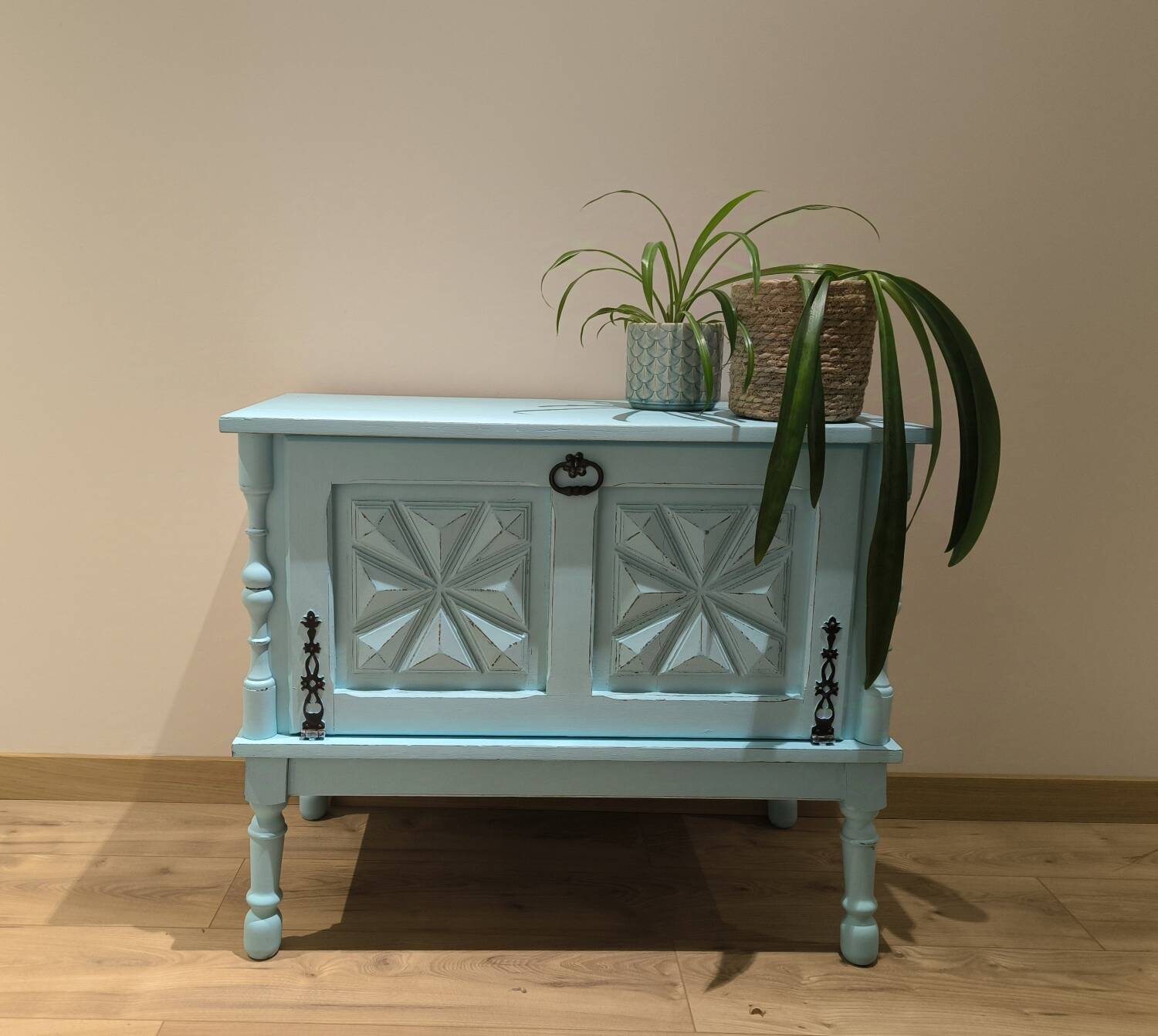 Small chest of drawers