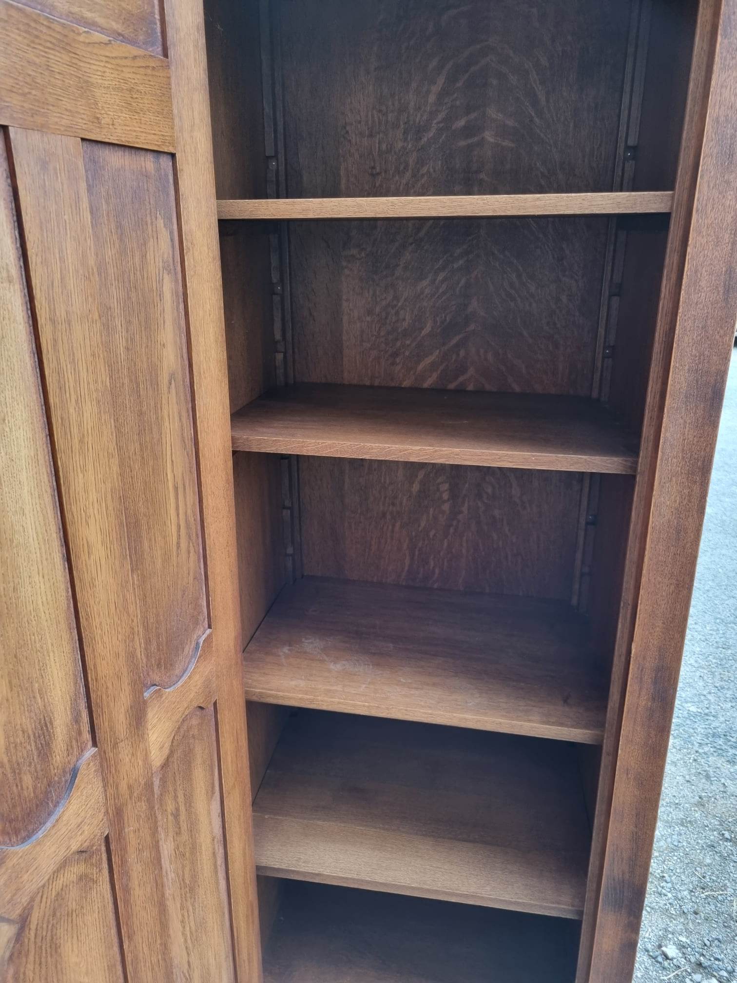 Cabinet 1 door Guillerme and Chambron