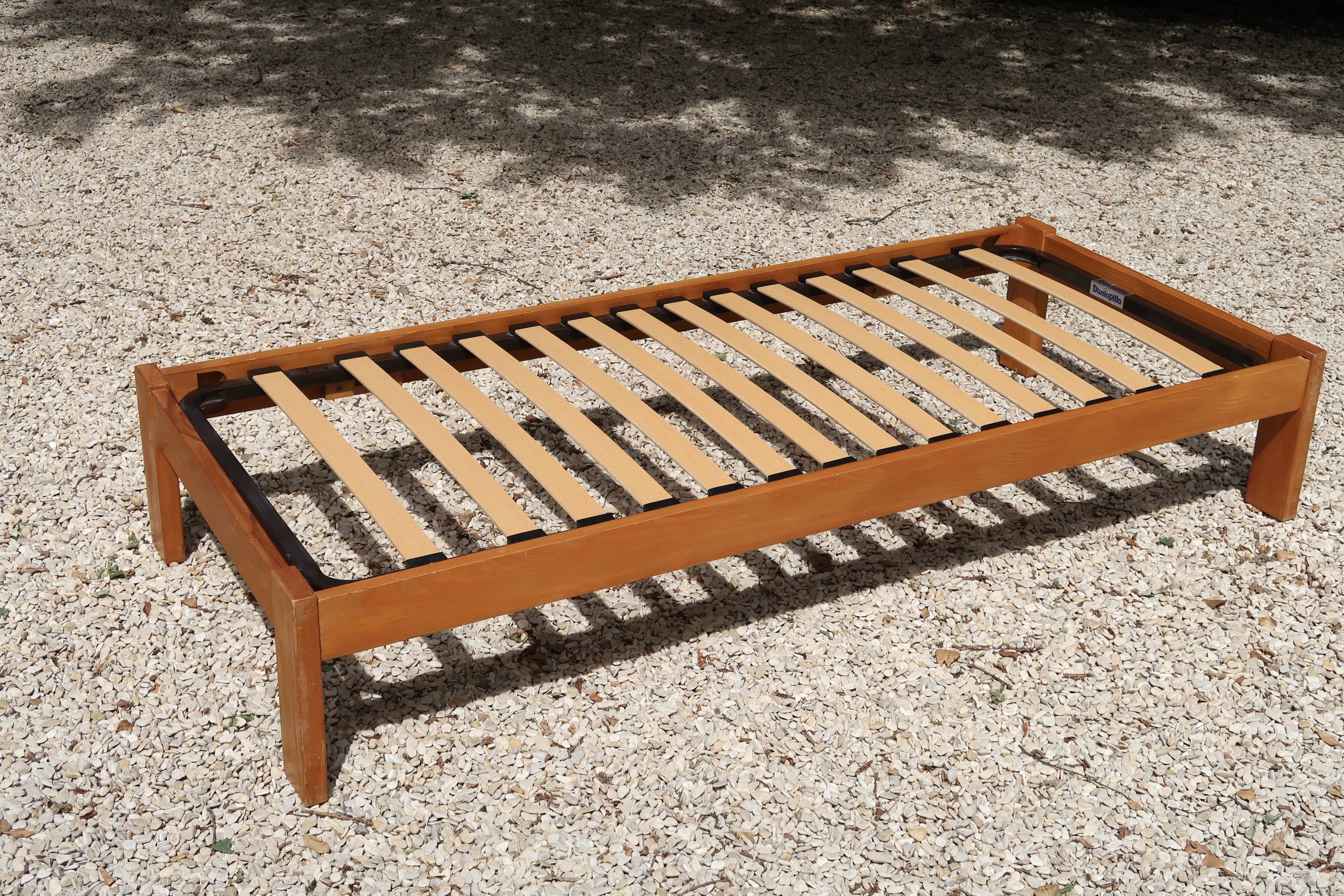 Single bed or pine bench by Roland Haeusler for Regain 1970s