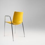 Chaise jaune du milieu du siècle avec structure en métal et siège en plastique, Belgique