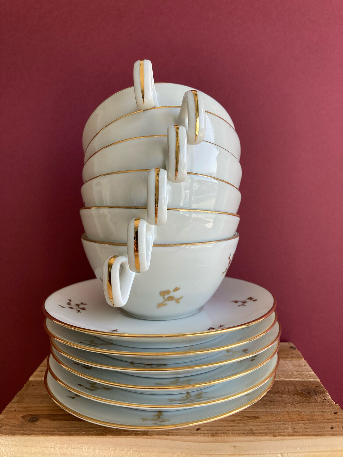 Coffee cups in porcelain of Chartres