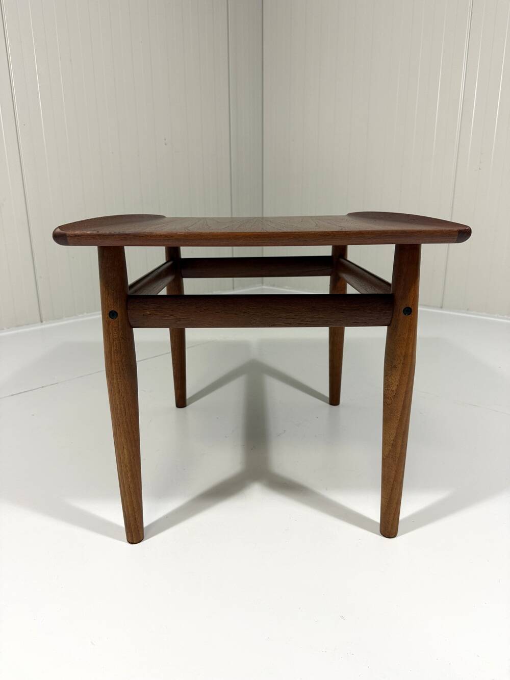 Grete Jalk teak side table or coffee table Glostrup Møbelfabrik Denmark