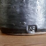 Black vase in Eric Astoul sandstone, the terminal