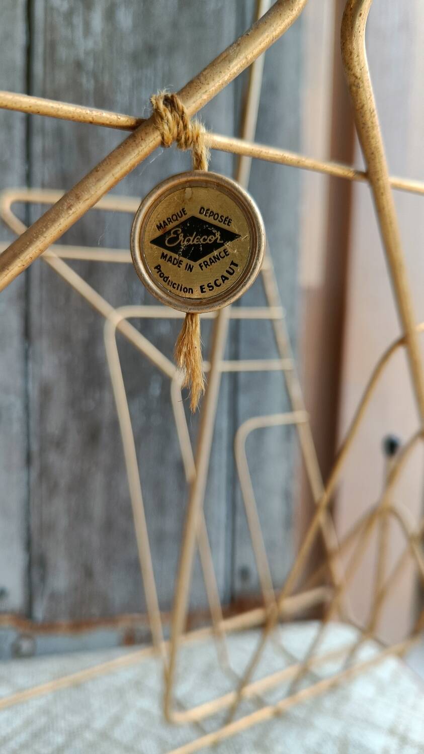 Vintage vinyl magazine rack