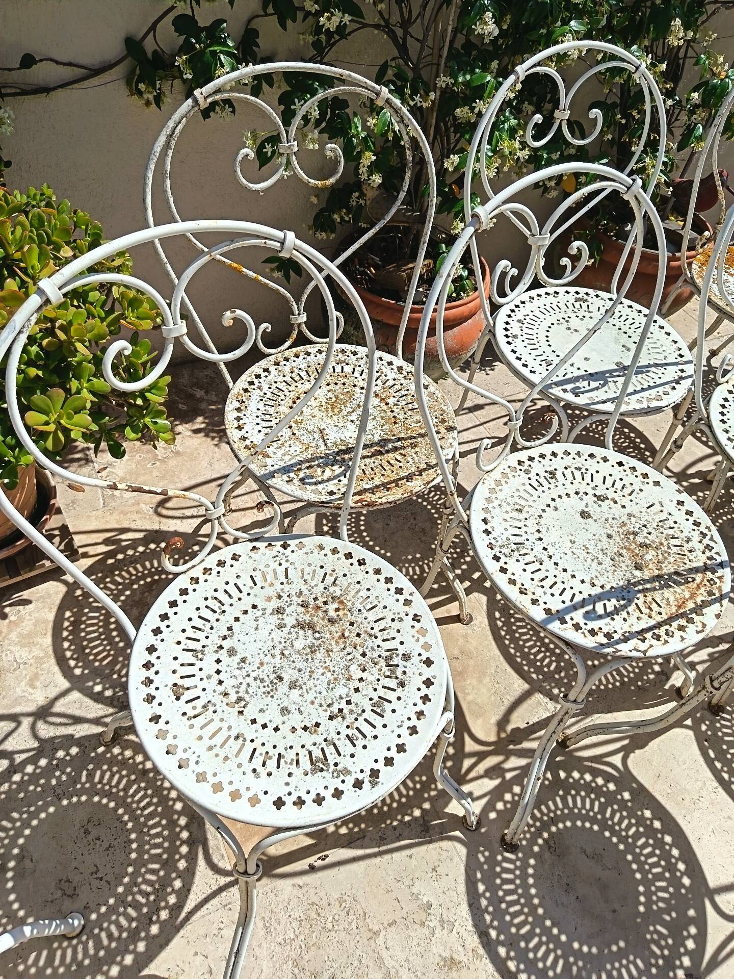 12 chaises Fermob 1900 et table Montmartre