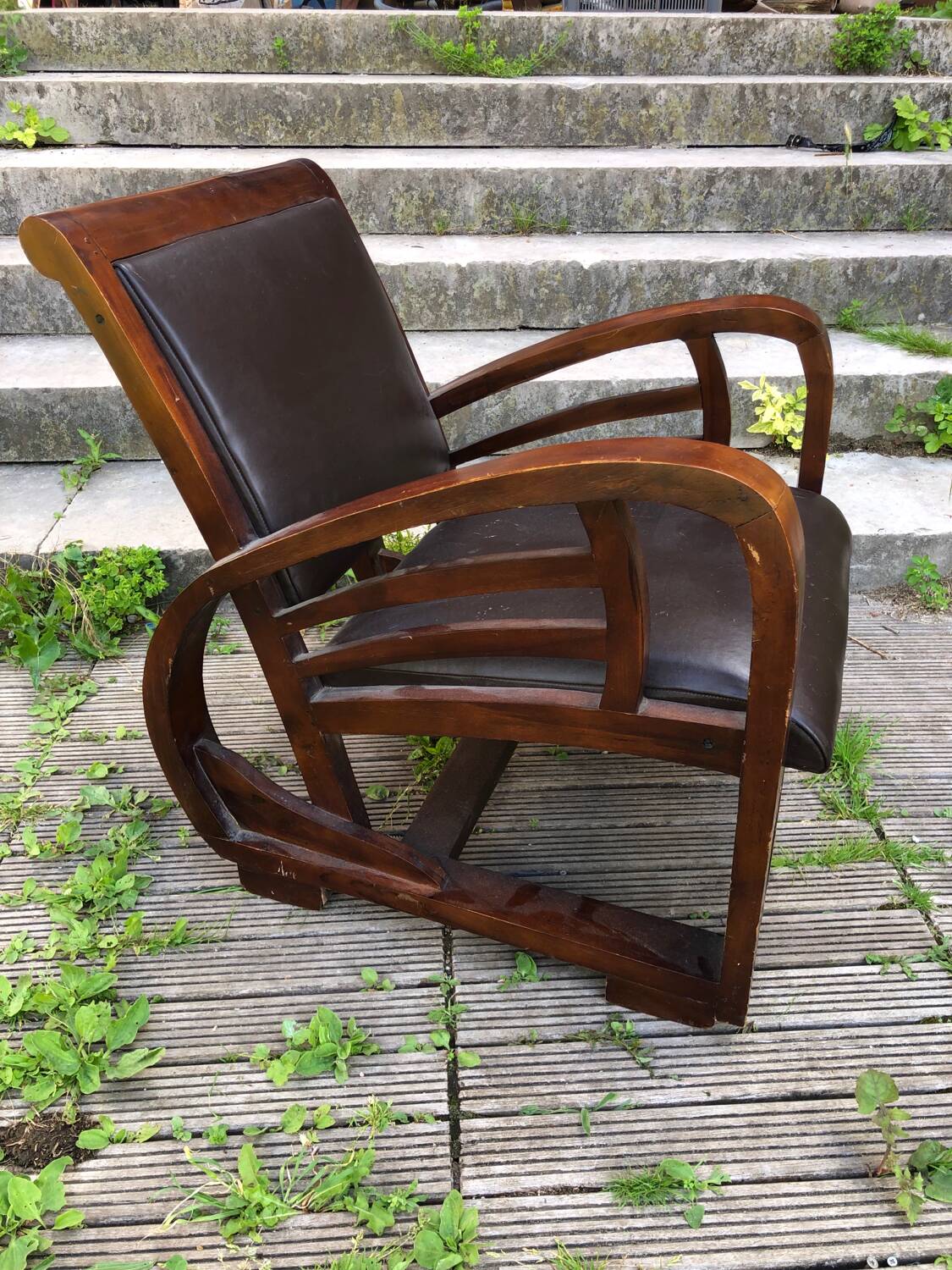 Colonial style club chair