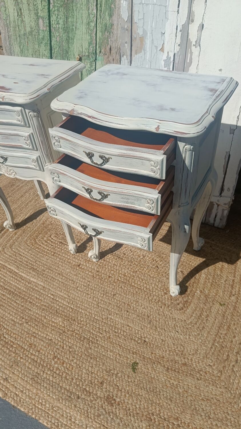 Paire de chevets style Louis XV patinés