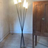 Lampadaire roseaux vintage métal noir et laiton quatre opalines blanches