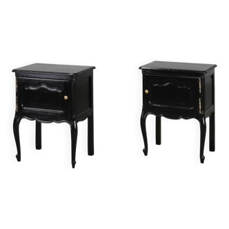 20th Century pair of French Louis XV Style Nightstands in Carved Wood