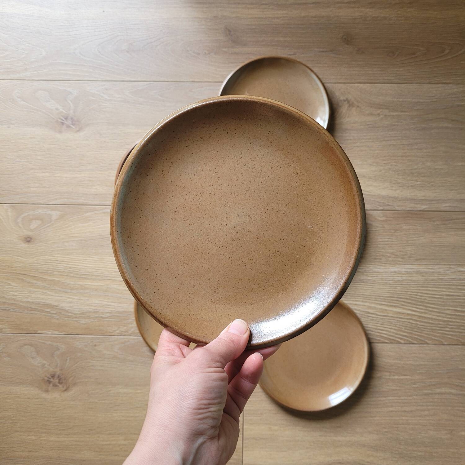 Stoneware dessert plates