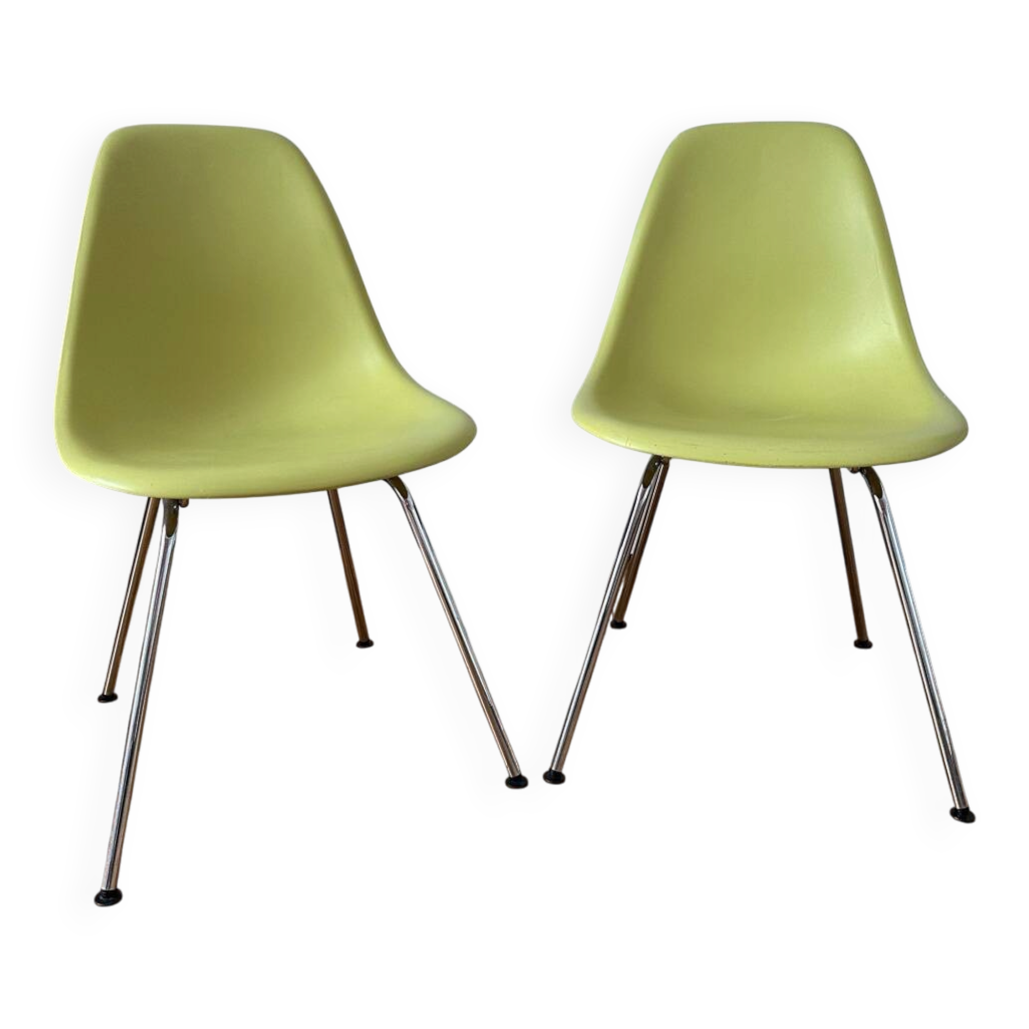 2 DSX chairs by Charles & Ray Eames