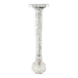 Colonne en marbre blanc
