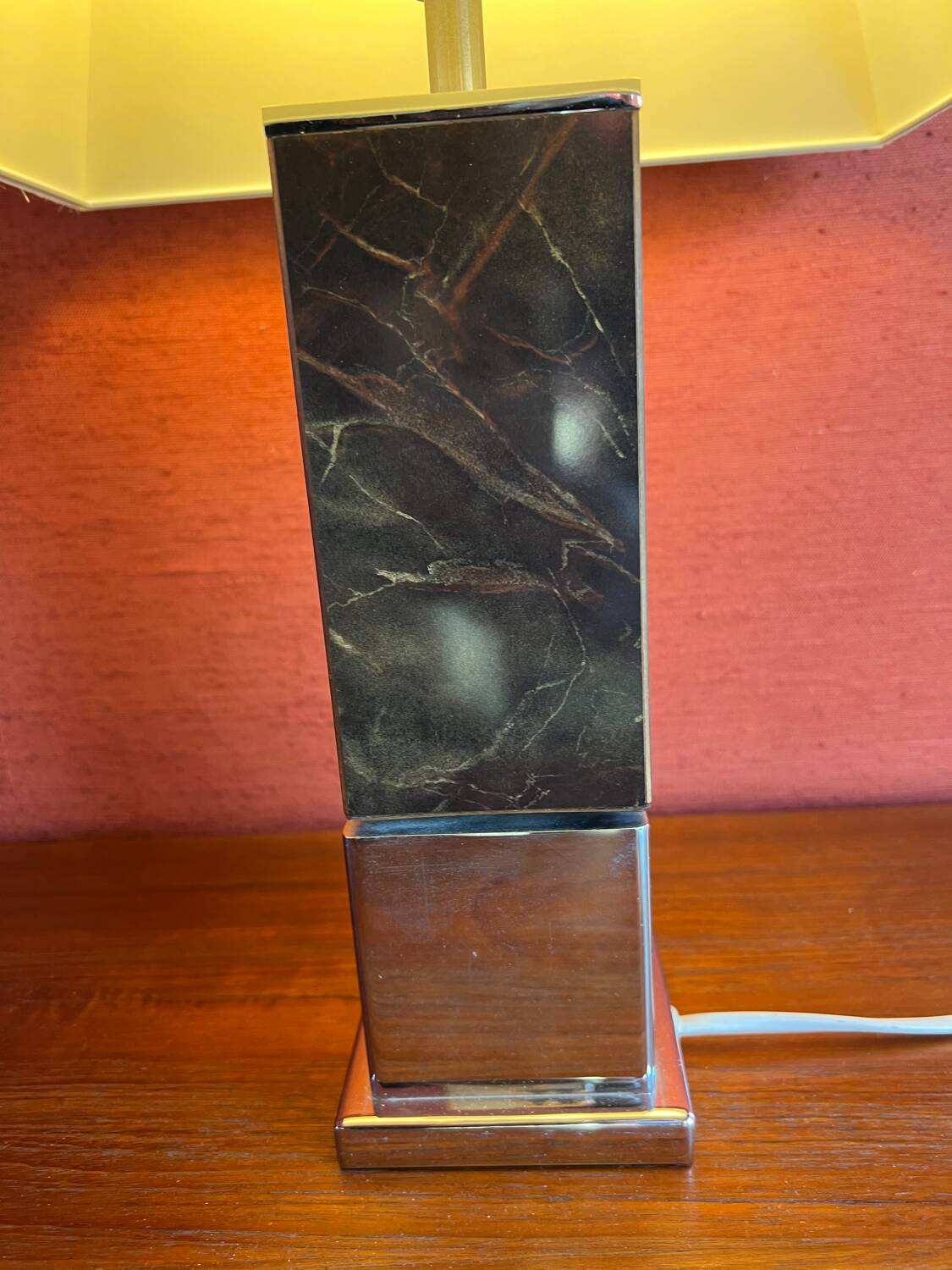 Vintage table lamp – marble and chrome metal base