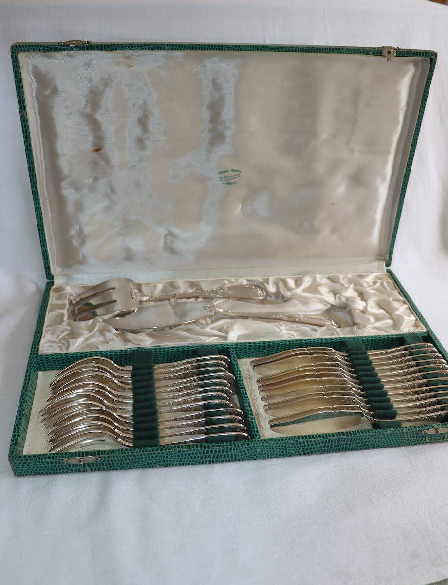 Silver-plated fish service by Ravinet d'Enfert