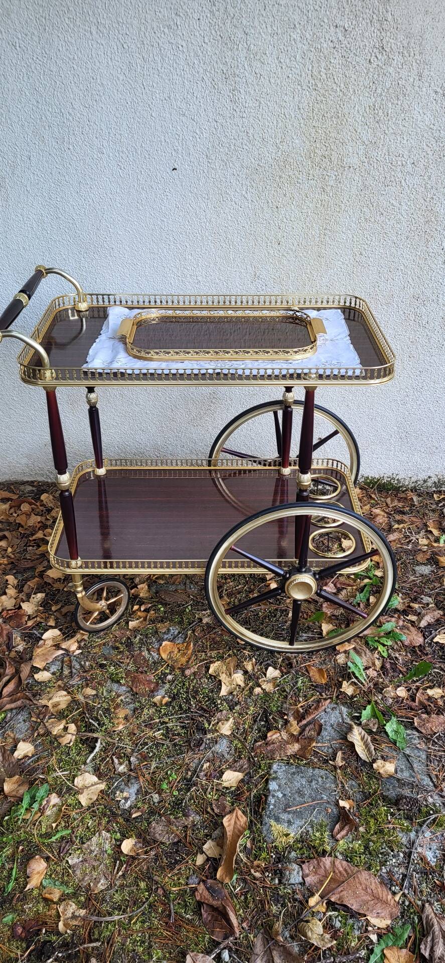 Rolling service trolley