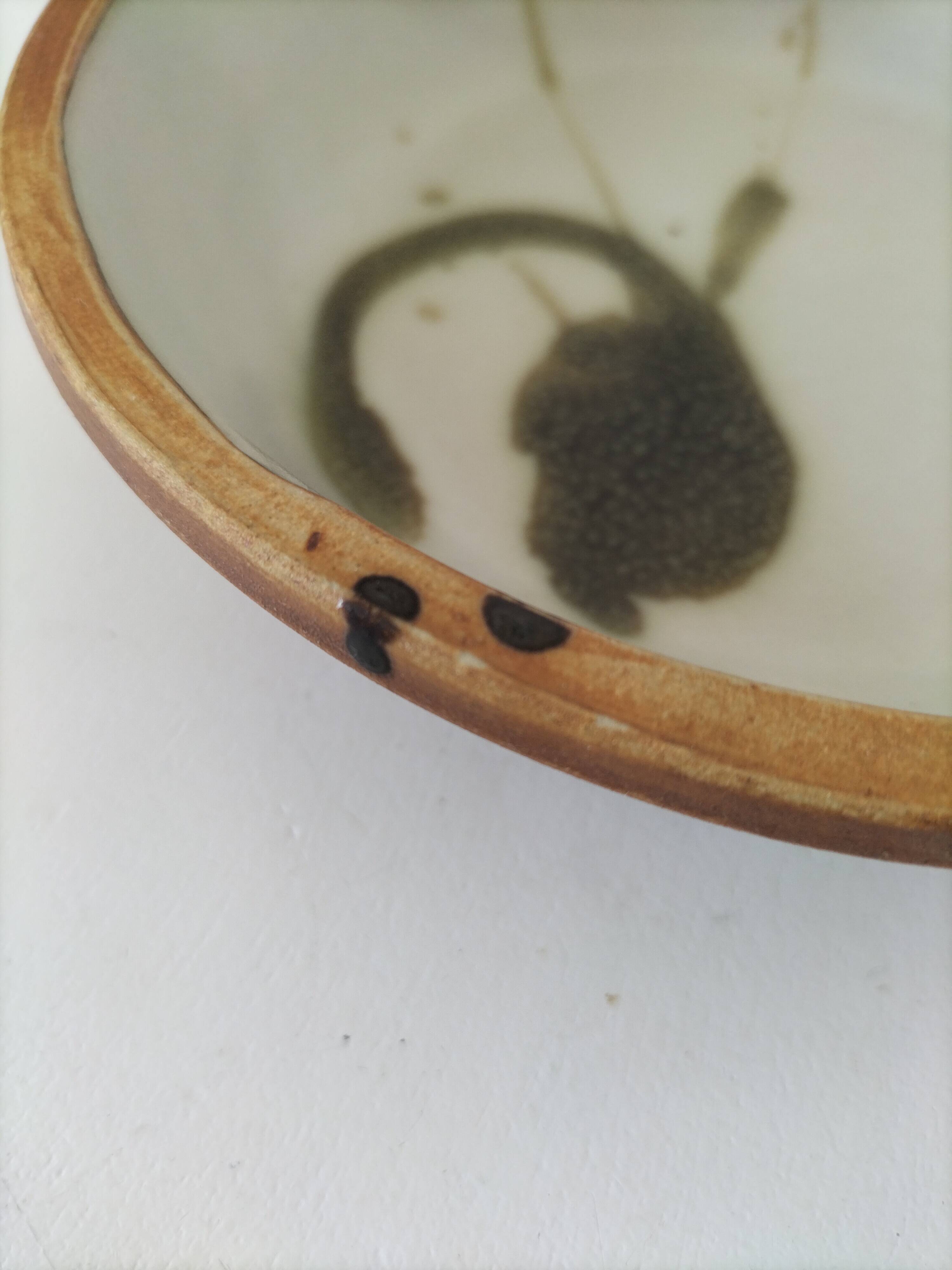 Coupe en grès Poterie de la Colombe décor tachiste, années 60