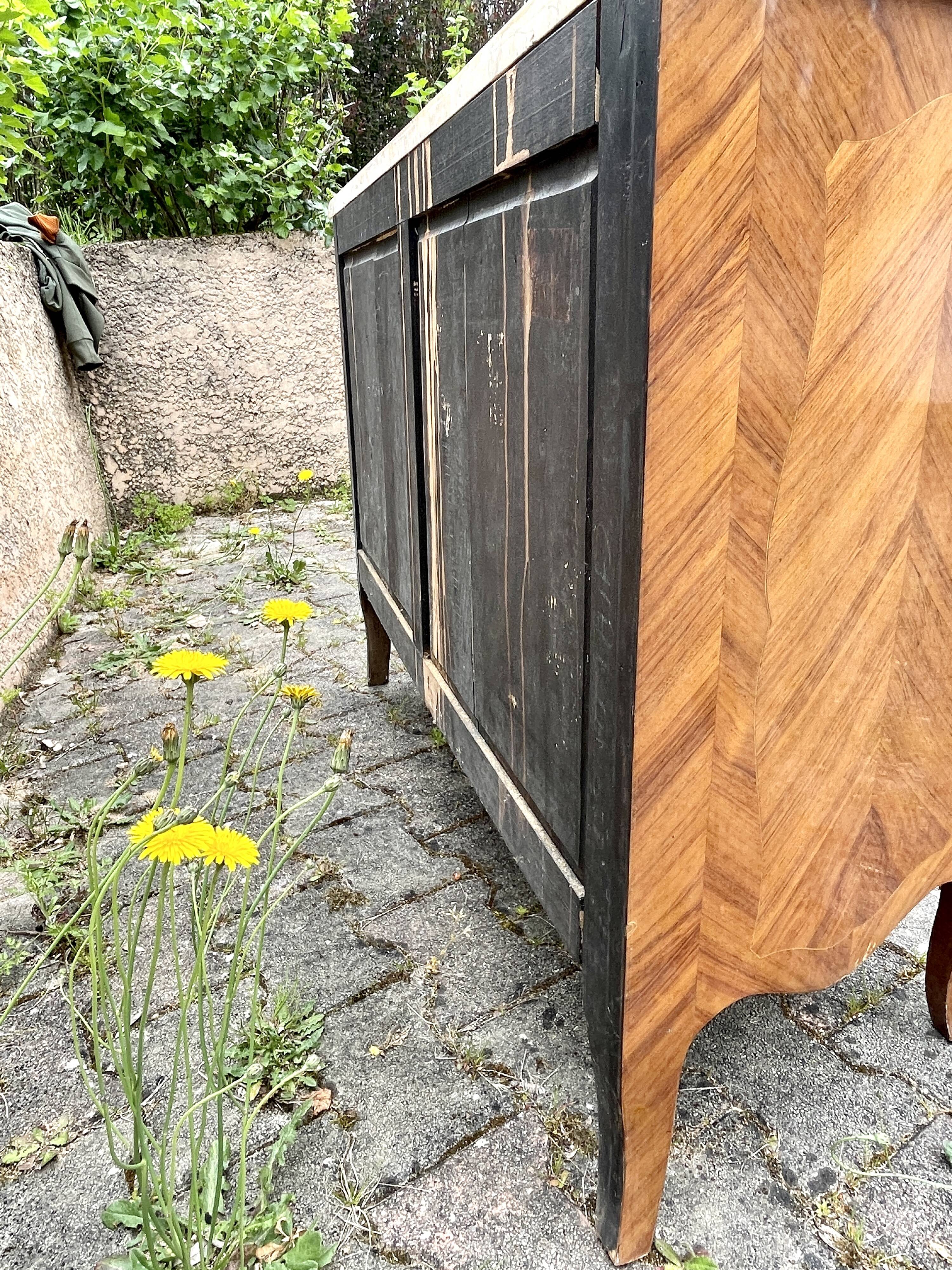 Louis XV style commode in marquetry, 20th century.