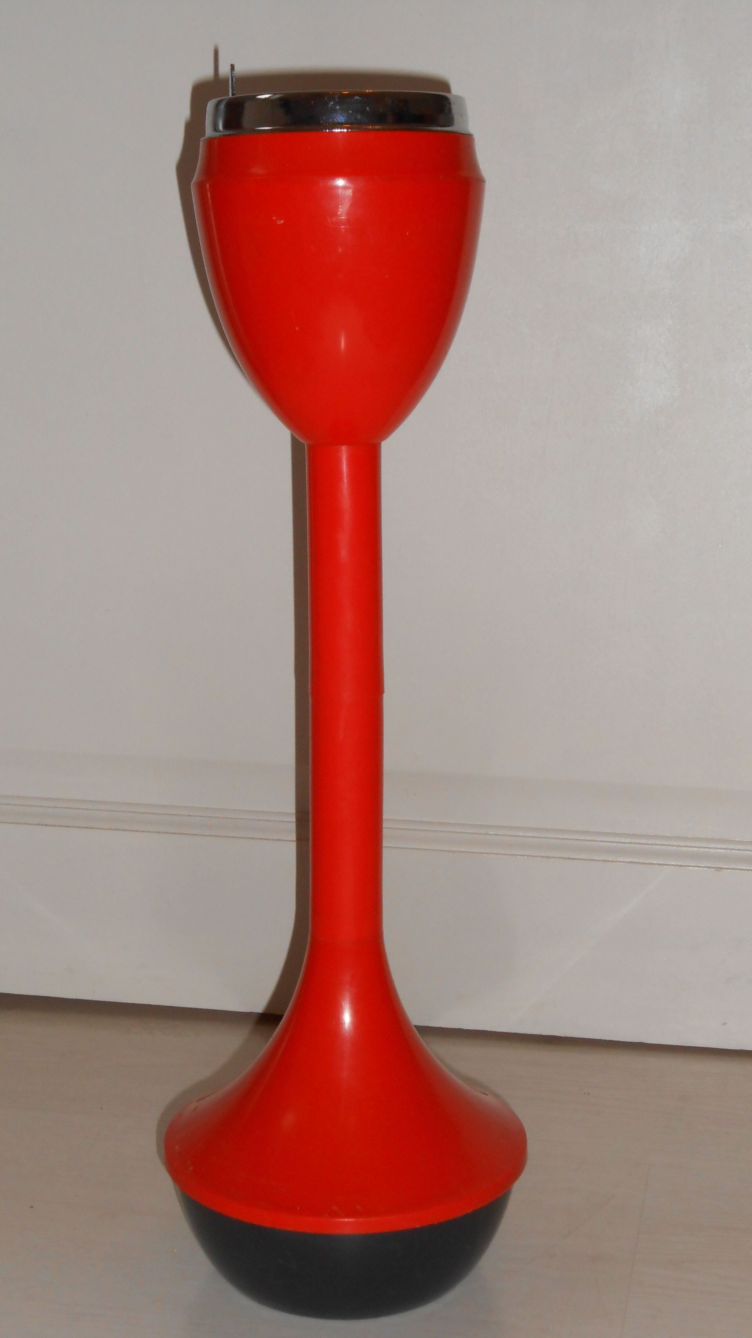 Ashtray on foot orange