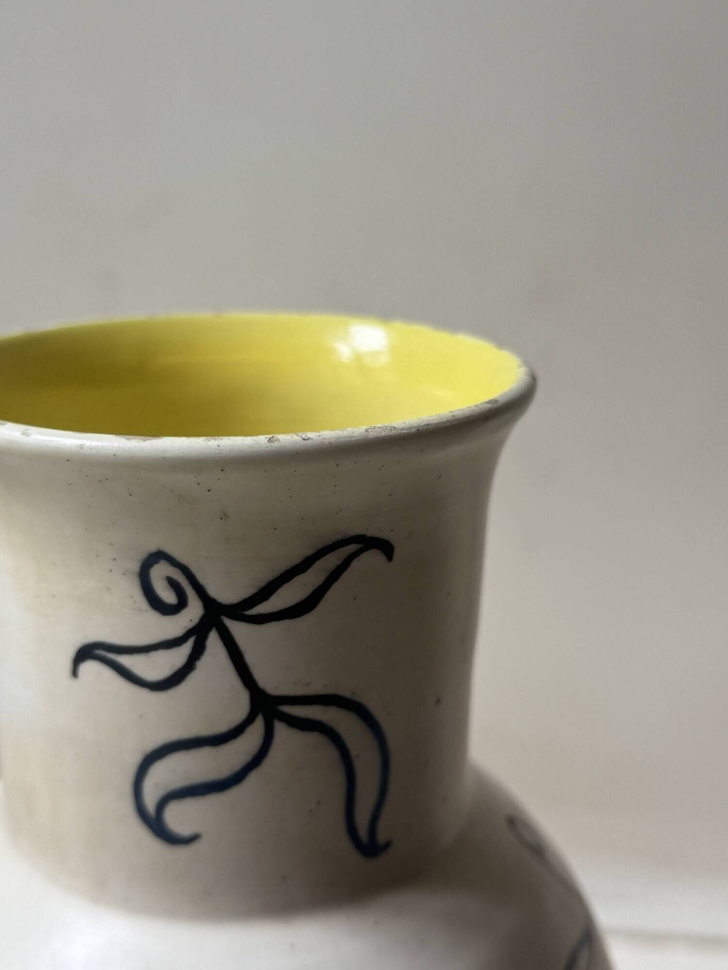 Large white vase decorated with stylised women Cérart Monaco, dlg Matisse 1950