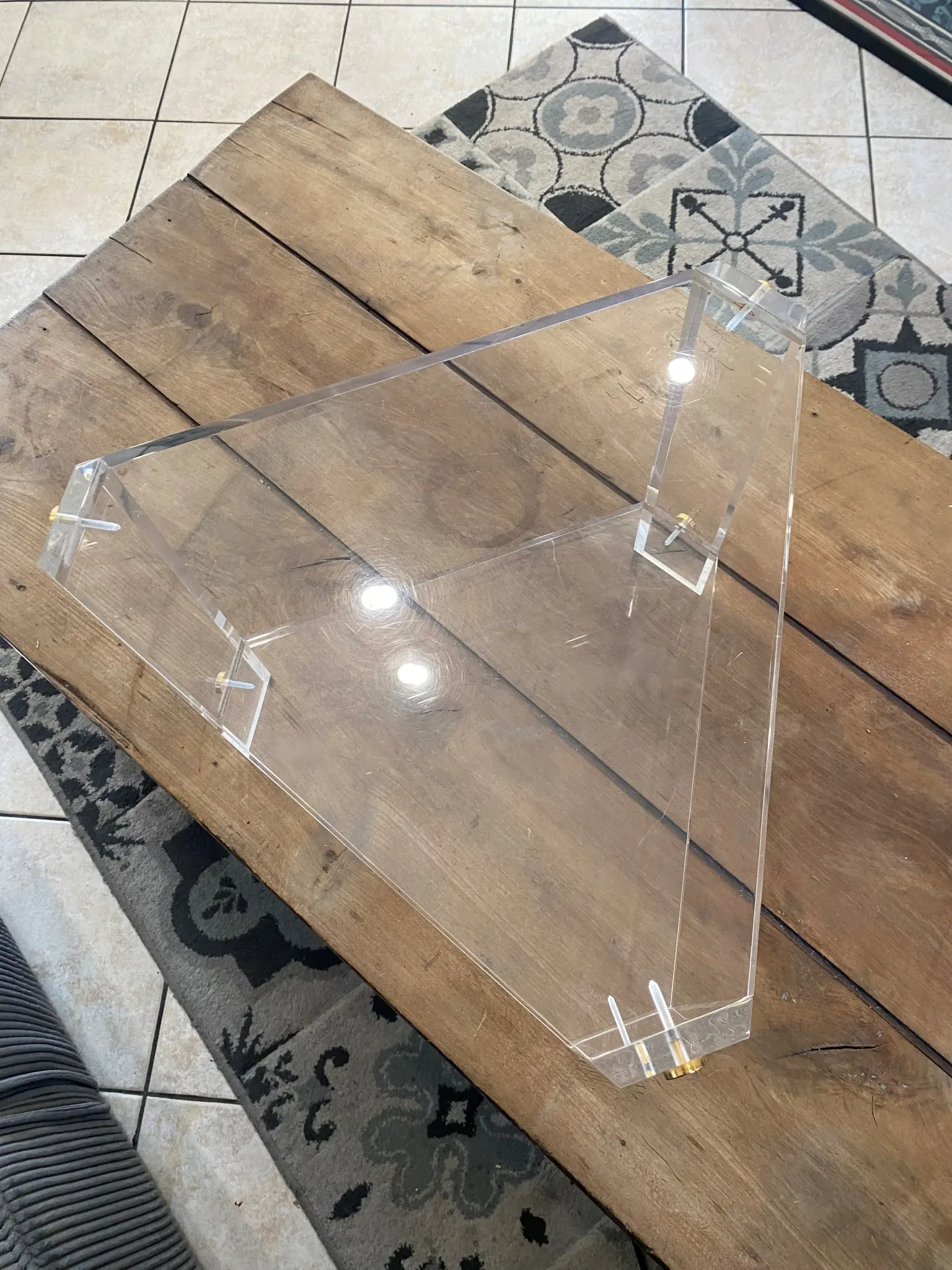 Triangular plexiglass coffee table end table Altuglas David Lange 70