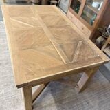 Table with integrated extensions