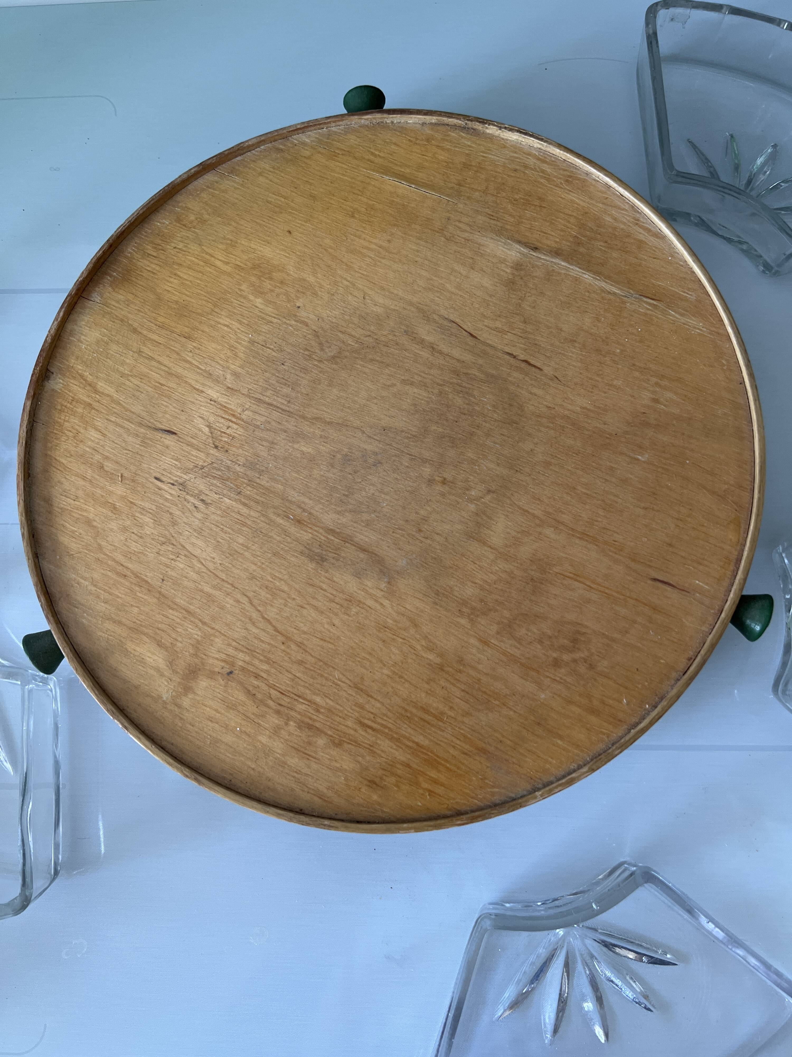 Rotating platter with small dishes