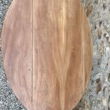 Oval table in solid wood