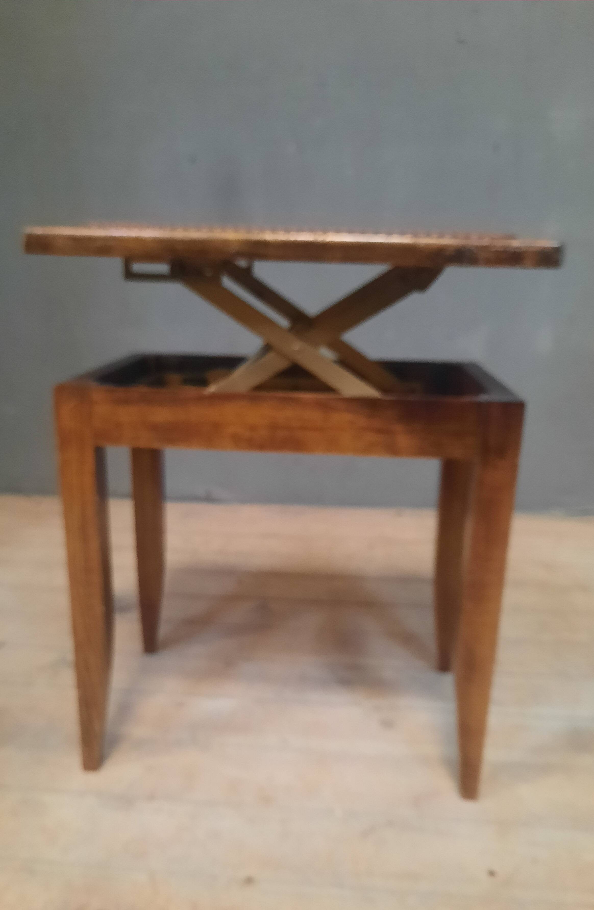 Adjustable height piano stool