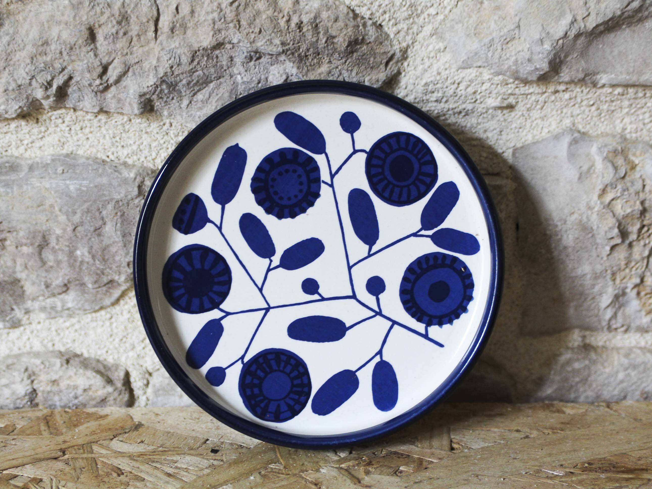 Set of 7 small plates and a pot Melitta Stockholm