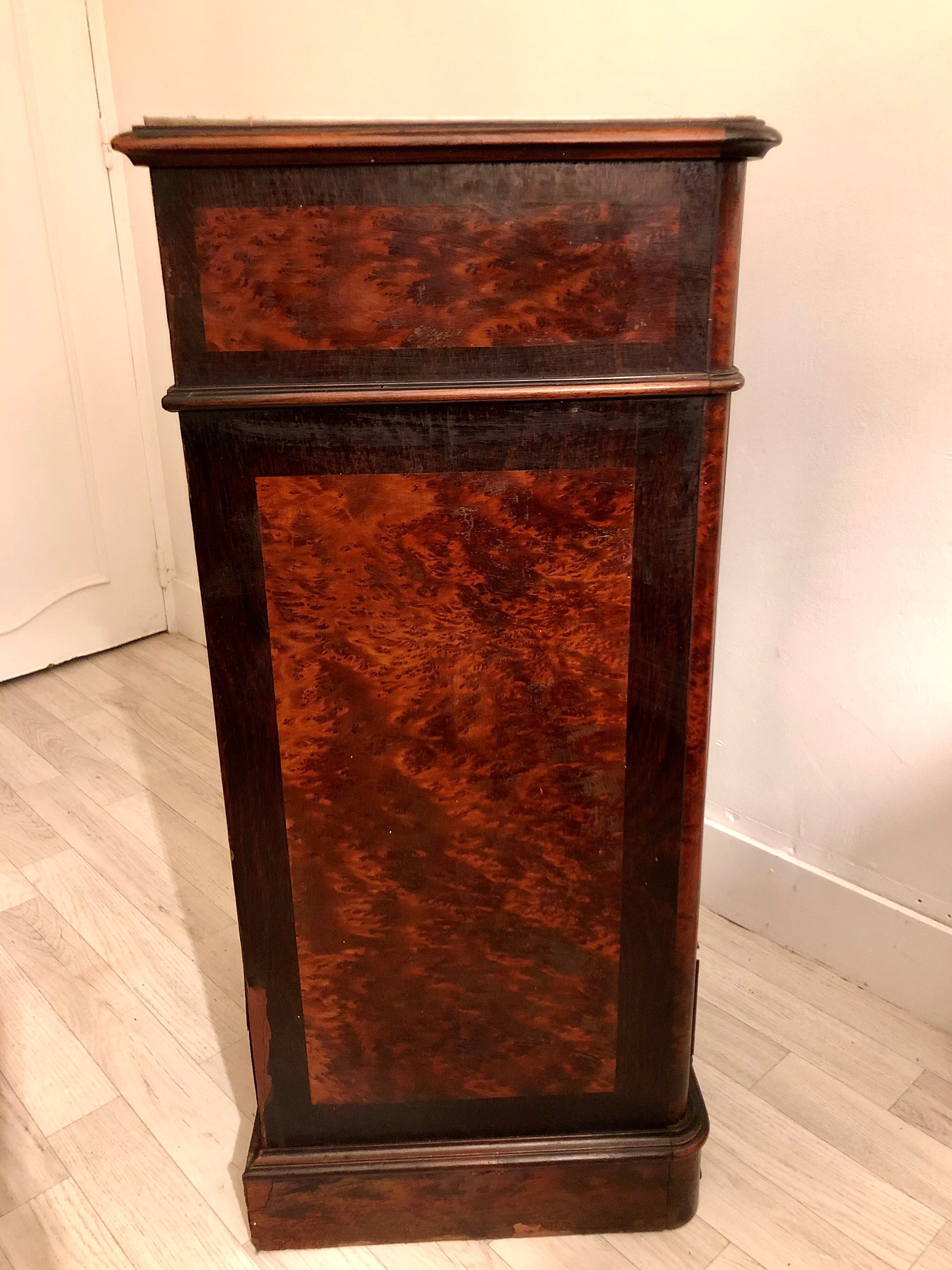 Louis Philippe bedside in walnut magnifying glass veneer