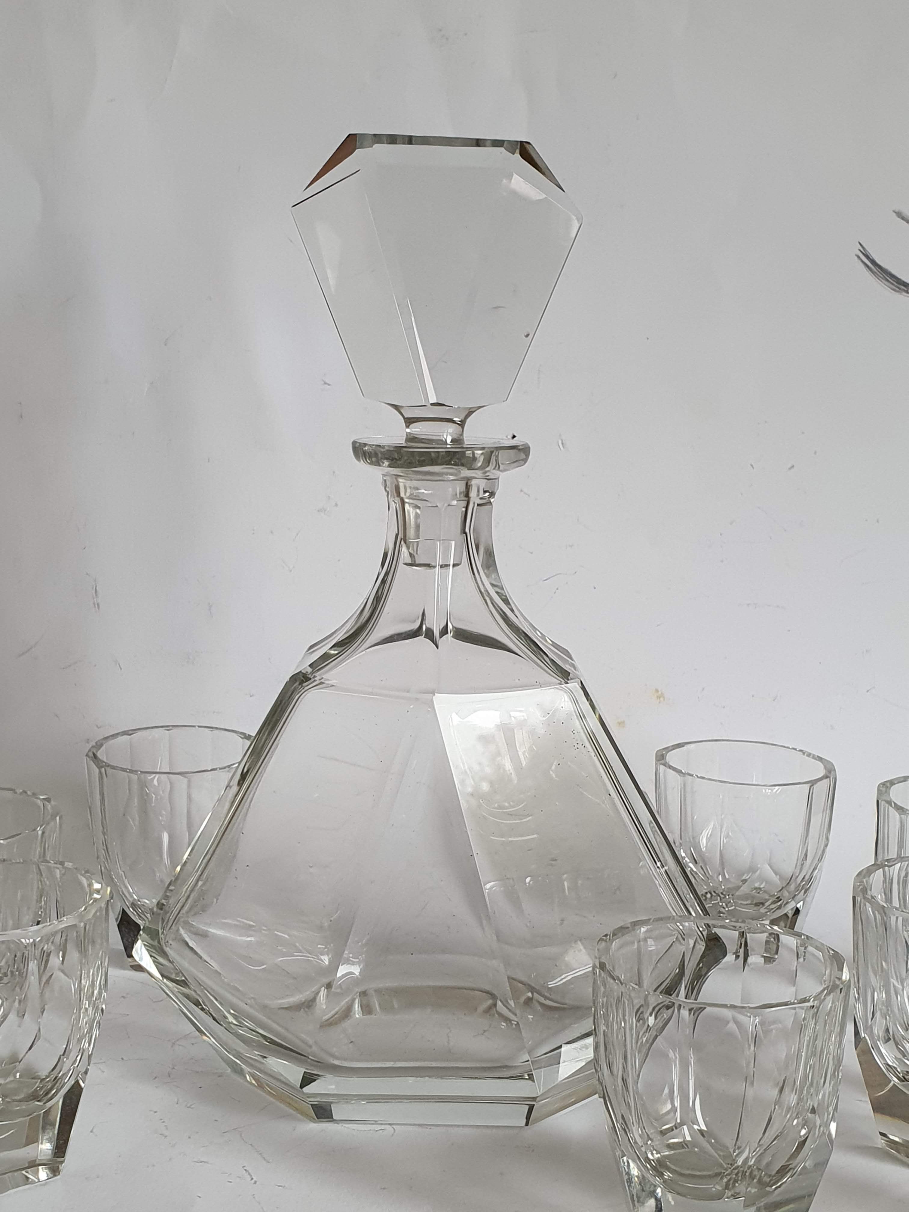 Crystal whisky decanter and 8 glasses