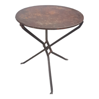 Old foldable tripod pedestal table