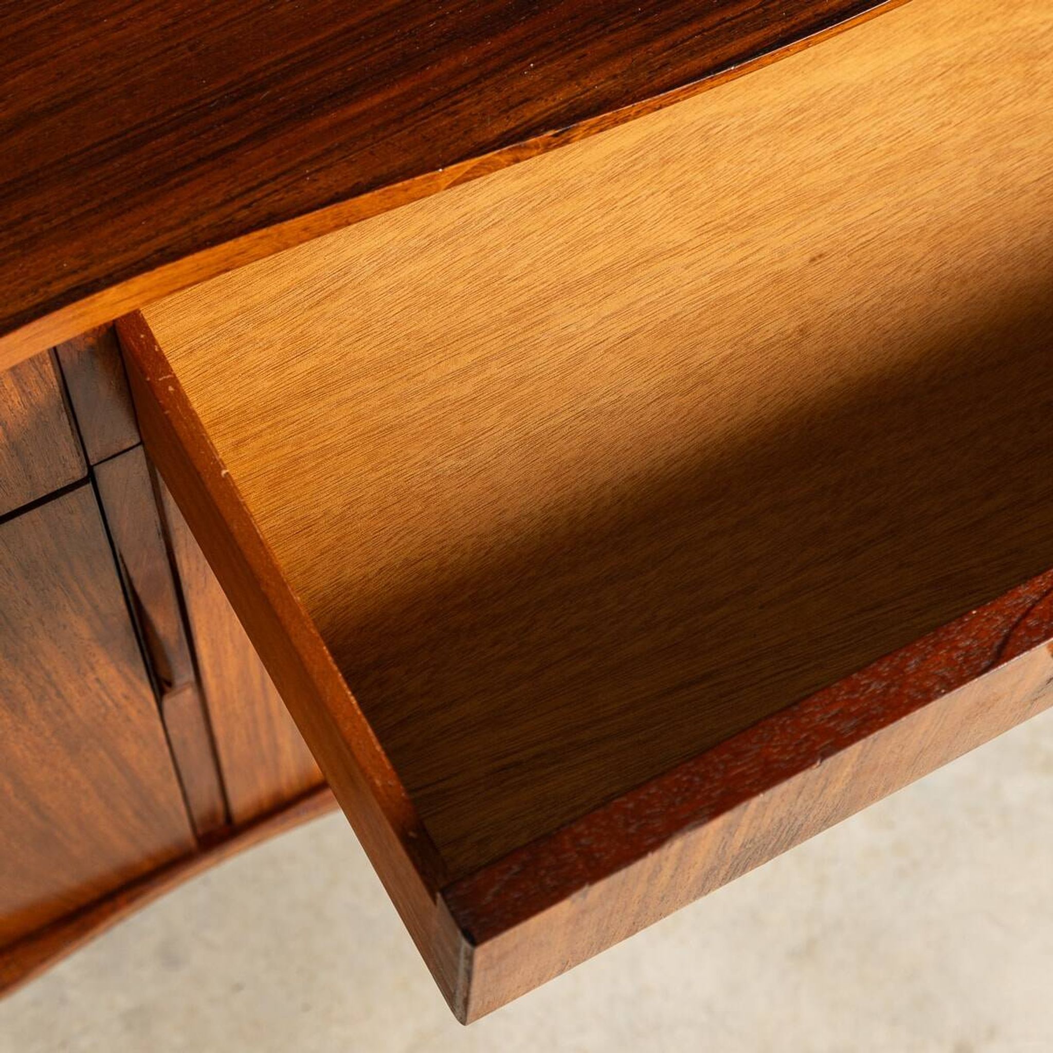 20thC ENGLISH ROSEWOOD SIDEBOARD BY GORDON RUSSELL c.1967