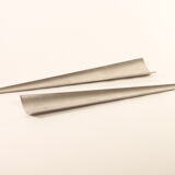Minimalist triangular salad serving spoons by Jumbo.