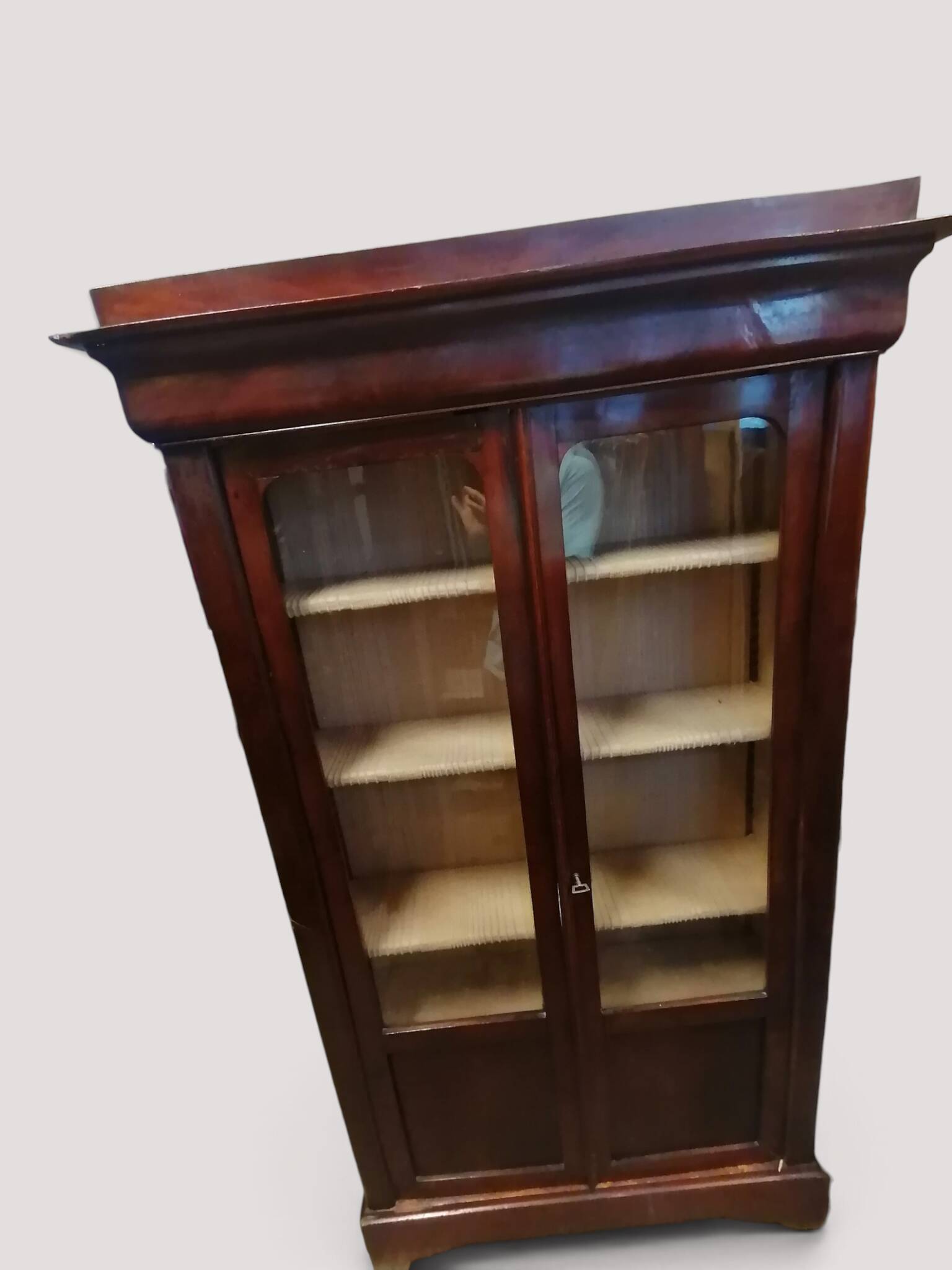Antique mahogany veneer display cabinet from the 19th century - Louis Philippe style