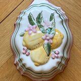 Ceramic cake mold with lemon decoration